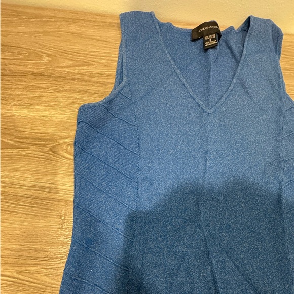 Cable & Gauge Blue V-Neck Tank Top Size S - Picture 12 of 14